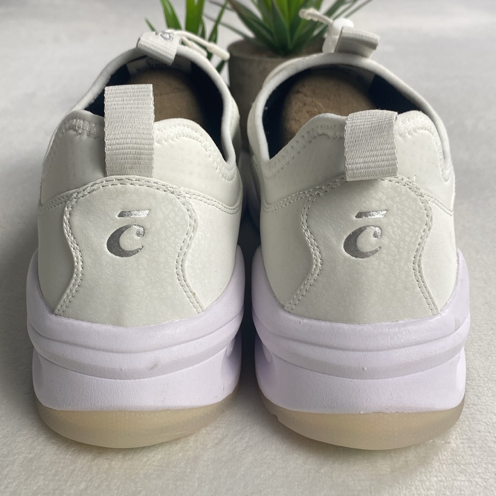Clove The Classic Core Clarino Vegan Leather No Tie Sneakers | Brilliant White - Picture 5 of 16